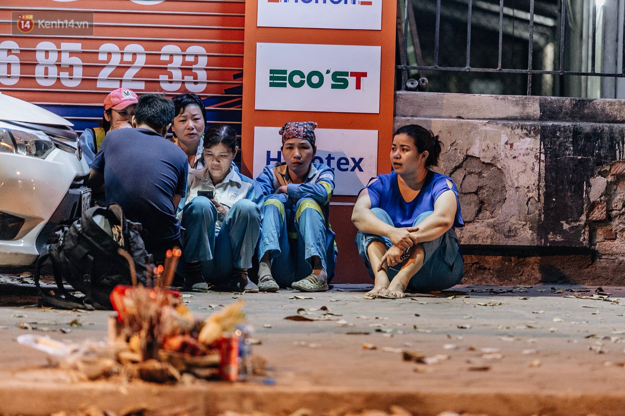 Sự ra đi của nữ công nhân môi trường và nỗi ám ảnh người ở lại: Những phận đời phu rác bám đường phố Hà Nội mưu sinh-2