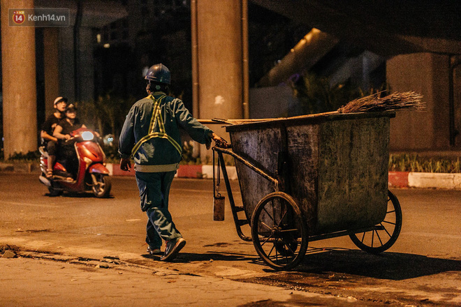 Sự ra đi của nữ công nhân môi trường và nỗi ám ảnh người ở lại: Những phận đời phu rác bám đường phố Hà Nội mưu sinh-7