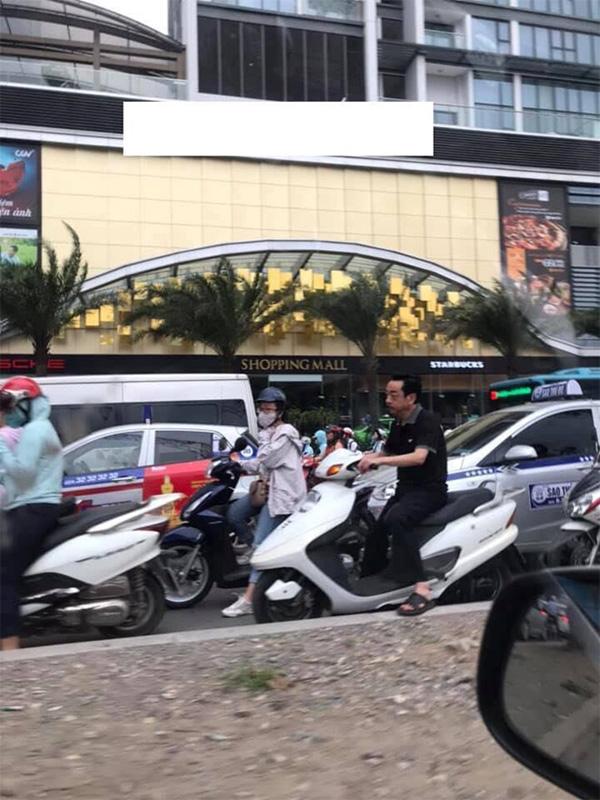 Người phán xử Hoàng Dũng bị chụp ảnh đi xe máy không đội mũ bảo hiểm-1