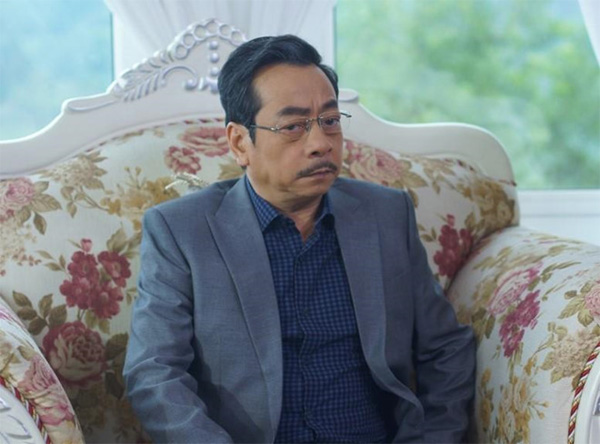 Người phán xử Hoàng Dũng bị chụp ảnh đi xe máy không đội mũ bảo hiểm-2