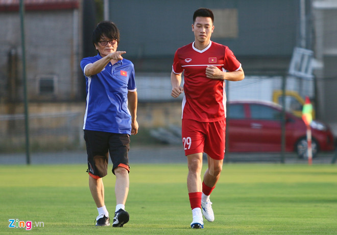 Bác sĩ Hàn Quốc chính thức làm việc ở đội tuyển Việt Nam-1