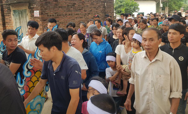 Giết bé trai 8 tuổi giấu xác trong bao: Nghi phạm còn mời bố cháu bé ăn ngô khi đang đi tìm con-3