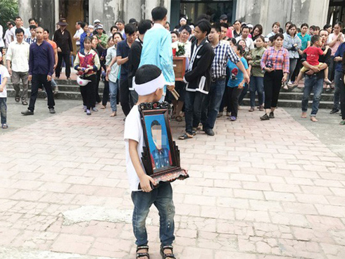 Gia đình nạn nhân mang quan tài đến nhà chủ nợ bắt đền vì bị đánh chết: Tạm giữ hình sự đối tượng-2