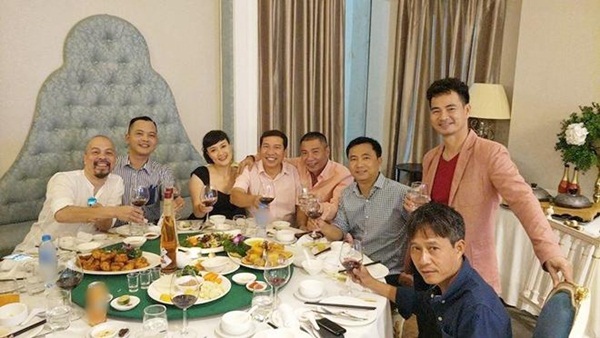 Ông Tích Trung Hiếu lấy vợ xinh kém 19 tuổi, đãi khách toàn món ăn nghe đã thấy kiêu sa!-6