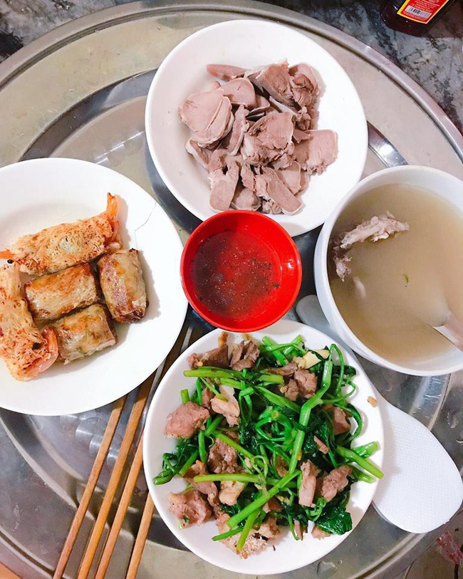 Cô sinh viên 22 tuổi nấu cơm đảm đang thế này, bảo sao MXH rần rần ngưỡng mộ-11