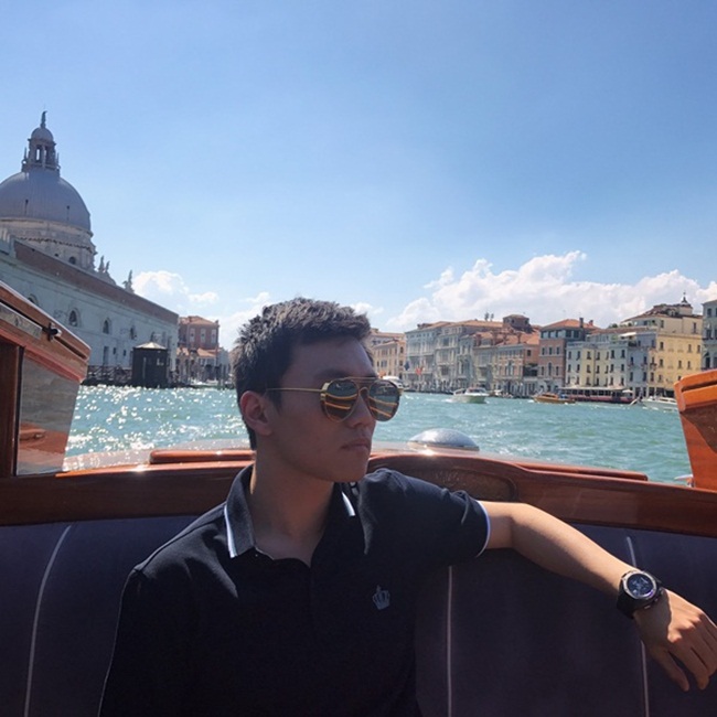 Gia thế khủng của soái ca 27 tuổi đã là chủ tịch CLB bóng đá danh tiếng-13