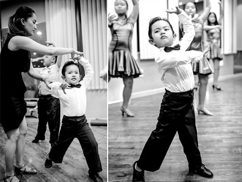 Bé Kubi nhà Khánh Thi - Phan Hiển lần đầu diện trang phục dancesport, nhảy như vũ công chuyên nghiệp bên mẹ