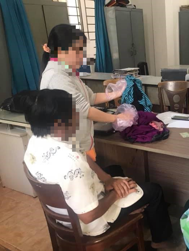 Bé gái 11 tuổi trong 2 năm nghi bị 2 ông già xâm hại, bố mẹ nghèo bất lực không thể đòi công bằng cho con-2