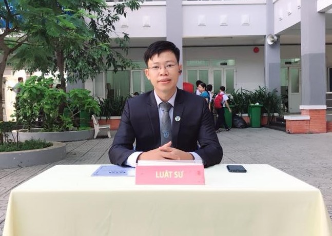 Bé gái 11 tuổi trong 2 năm nghi bị 2 ông già xâm hại, bố mẹ nghèo bất lực không thể đòi công bằng cho con-7