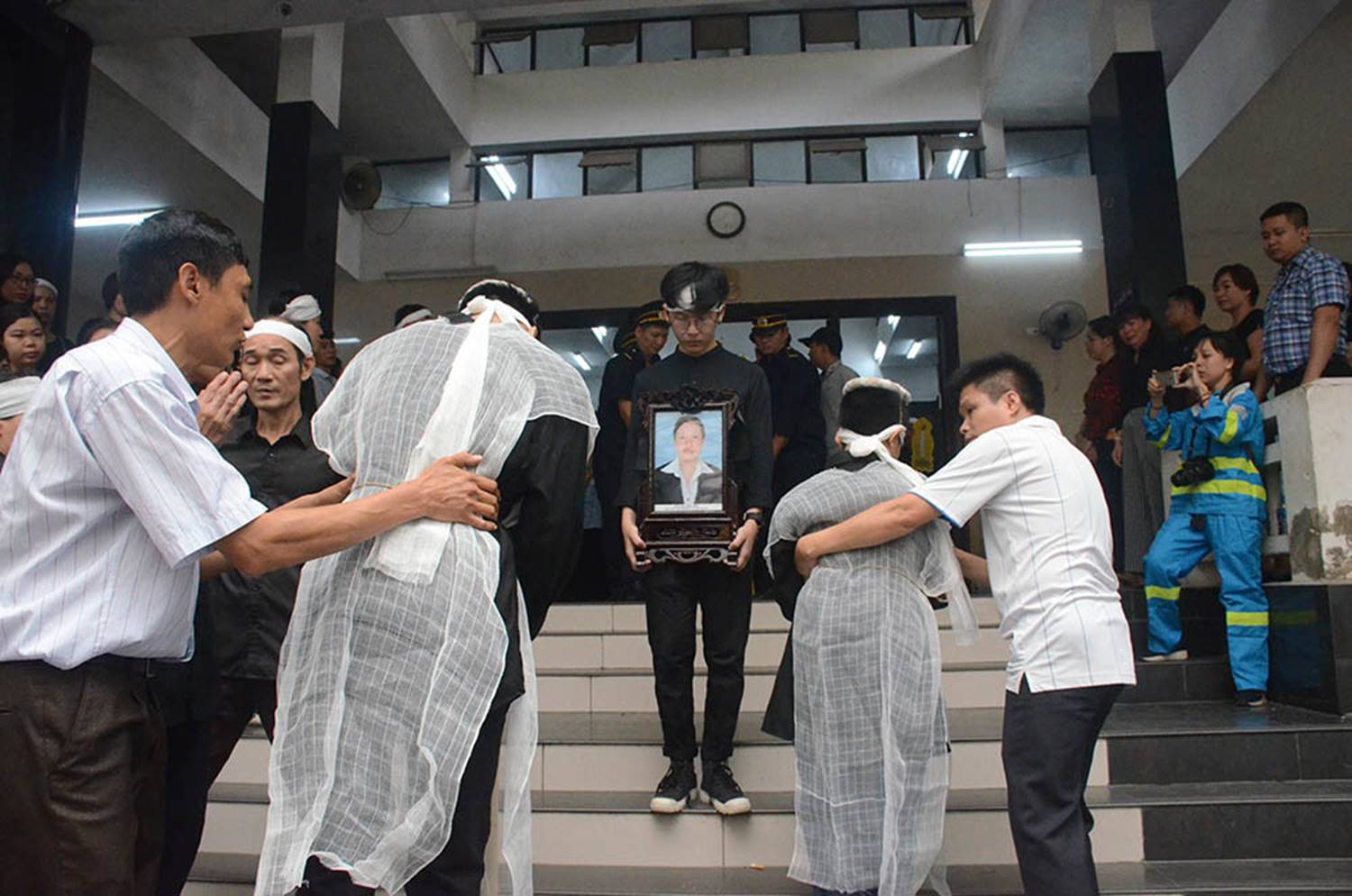 Nữ lao công bị tông tử vong: Con trai nghẹn ngào mời mẹ về ăn cơm-8