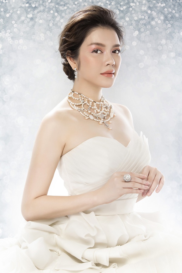 Hội mỹ nhân Vbiz đình đám nhan sắc ngày càng thăng hạng, sở hữu khối tài sản khổng lồ nhưng vẫn đơn chăn gối chiếc-4