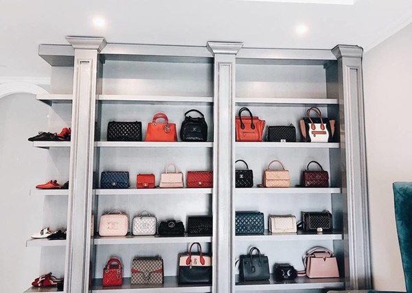 Hội mỹ nhân Vbiz đình đám nhan sắc ngày càng thăng hạng, sở hữu khối tài sản khổng lồ nhưng vẫn đơn chăn gối chiếc-33