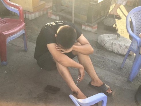 Nam thanh niên gào khóc thảm thiết khi người dì bị container cán tử vong trong lúc ra bến xe về quê nghỉ lễ