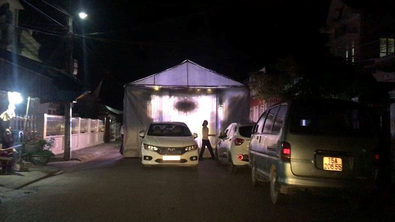 Hiệu trưởng ở Hải Phòng dựng rạp giữa đường 3 ngày làm đám cưới con gái-4