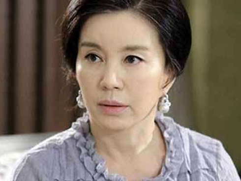 Lần đầu tiên về quê nghỉ lễ, dâu trẻ câm nín vì những thói quen có 1-0-2 của mẹ chồng-3