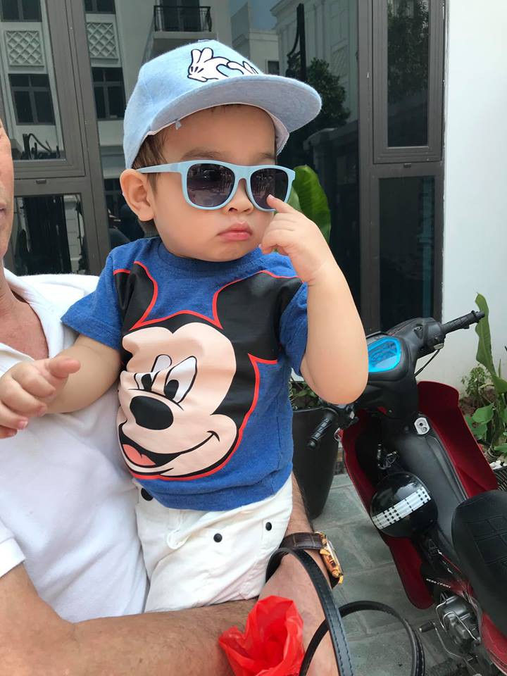 Đi trốn tận resort sang chảnh ở Đà Nẵng, đại gia đình Hằng Túi gây choáng với đội hình 10 thành viên ríu rít xếp hàng-5