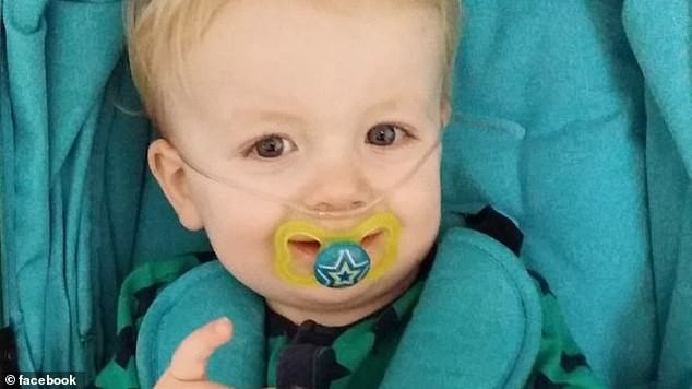 Chuyện kì lạ: Bé 5 tuổi mắc hàng loạt bệnh nhưng đến bác sĩ cũng bó tay không chẩn đoán được tên bệnh là gì-1