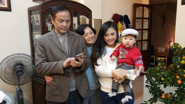 My Sói Thu Quỳnh khoe ảnh ngày bé, nào ngờ dân tình lại chỉ chú ý đến người mẹ xinh như hoa khôi của cô-5