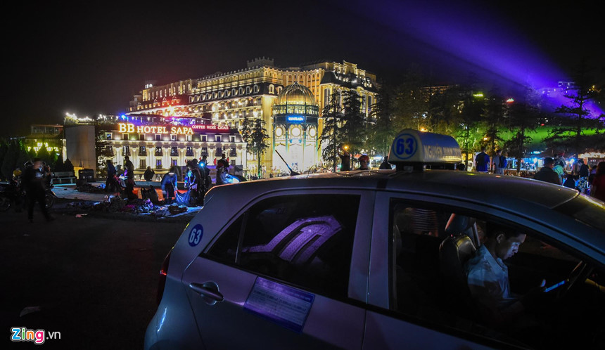 Sa Pa đông nghẹt khách du lịch lúc nửa đêm-9