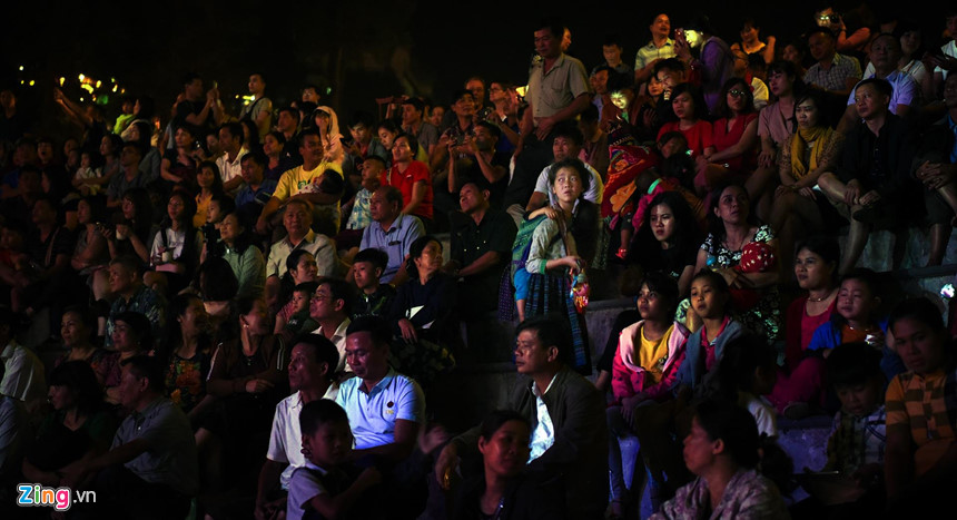 Sa Pa đông nghẹt khách du lịch lúc nửa đêm-5