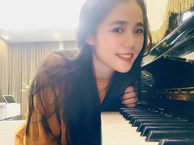 Người phụ nữ sở hữu loạt clip cover triệu view trong vài tuần, danh tính khiến số đông tò mò-1