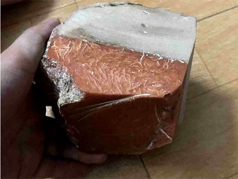 Lão ngư Bình Định vớ được báu vật biển triệu USD: Xẻ miếng nhỏ bán 800 triệu