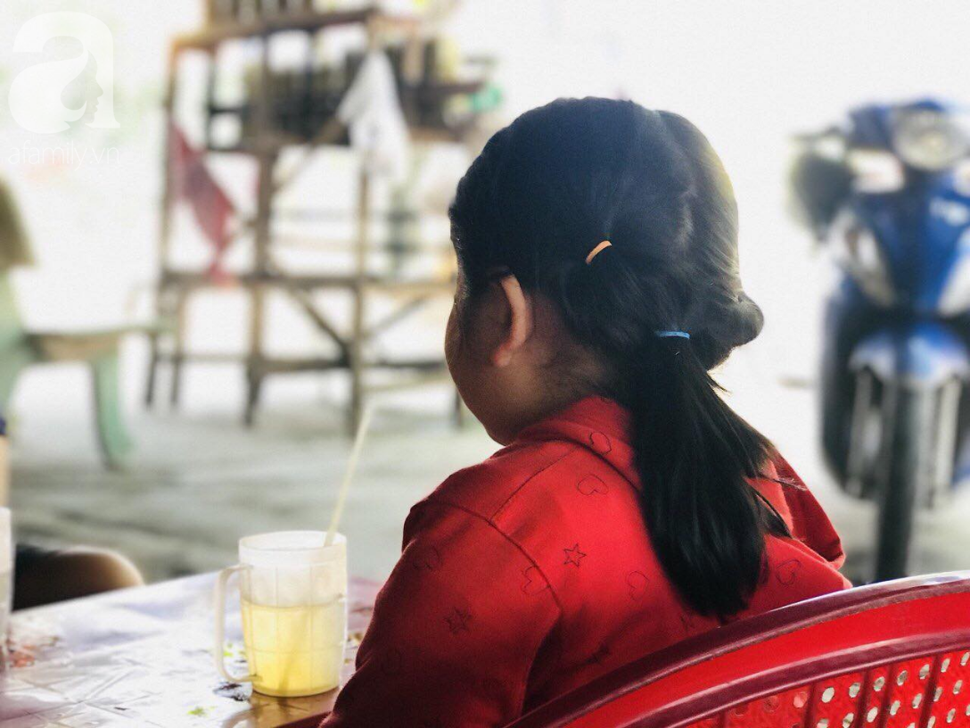 Nghi can 60 tuổi xâm hại bé gái 5 tuổi nhởn nhơ ngoài vòng pháp luật, người mẹ đau đớn đi kêu cứu suốt 2 năm trời-2