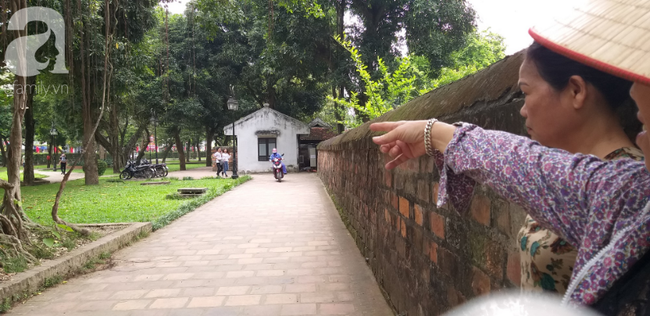 Hà Nội: Ông lão 81 tuổi bị người dân bắt quả tang sàm sỡ cô gái tâm thần trong nhà vệ sinh công cộng-2
