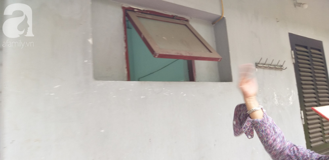 Hà Nội: Ông lão 81 tuổi bị người dân bắt quả tang sàm sỡ cô gái tâm thần trong nhà vệ sinh công cộng-4