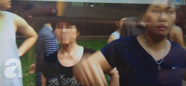 Hà Nội: Ông lão 81 tuổi bị người dân bắt quả tang sàm sỡ cô gái tâm thần trong nhà vệ sinh công cộng-1