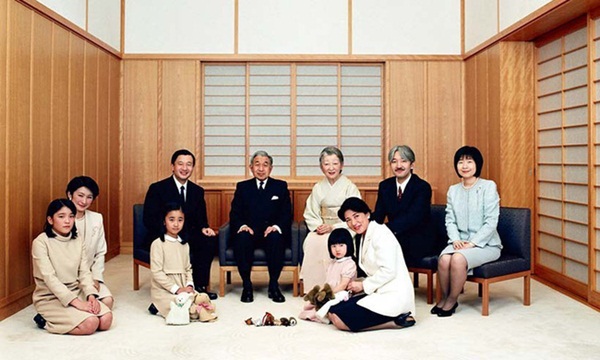 Hơn 60 năm trước, từng có chàng Thái tử Nhật Bản dám cãi lời bố mẹ, quyết cưới vợ thường dân rồi tự vẽ nên chuyện cổ tích khó tin-14