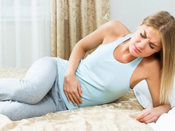 Cô gái 16 tuổi bị ngừng kinh, đau bụng dữ dội phải đi khám, thứ bác sĩ lấy ra từ bụng cô mới gây giật mình-3