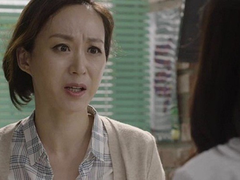 Dâu mới mặc váy về quê ăn giỗ bị họ hàng nhà chồng dị nghị và hành động cực kỳ đáng nể của mẹ chồng-2