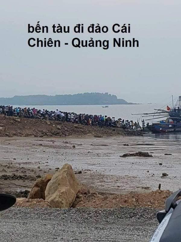 Bãi biển Sầm Sơn nhìn từ trên cao không chỗ trống, đường đi Cát Bà - xe xếp hàng dài dằng dặc dịp lễ-7