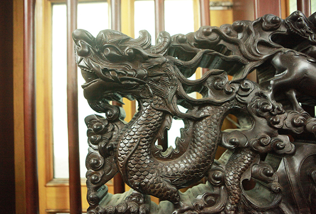 Tuyệt tác bộ bàn ghế gỗ trắc 17 món giá hơn 6 tỷ đồng của đại gia Hà Nội-11