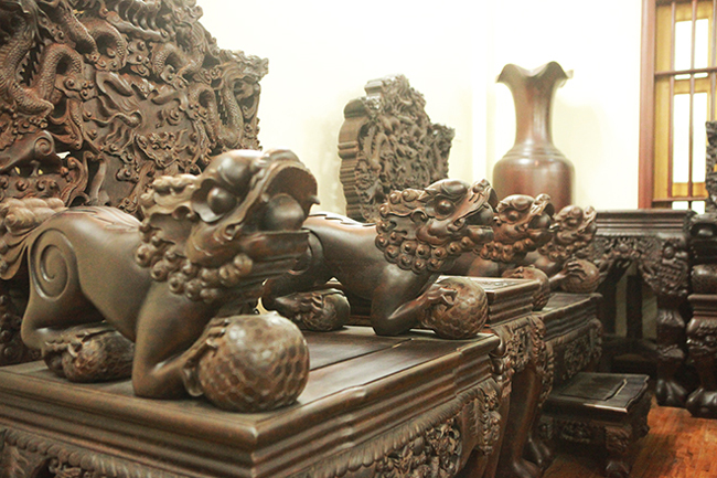 Tuyệt tác bộ bàn ghế gỗ trắc 17 món giá hơn 6 tỷ đồng của đại gia Hà Nội-4