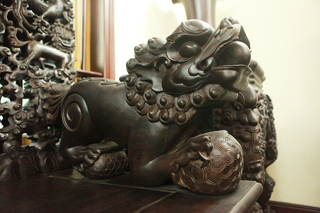 Tuyệt tác bộ bàn ghế gỗ trắc 17 món giá hơn 6 tỷ đồng của đại gia Hà Nội-9