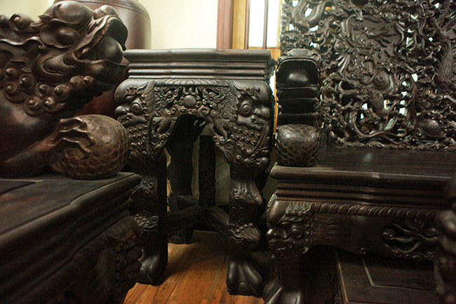 Tuyệt tác bộ bàn ghế gỗ trắc 17 món giá hơn 6 tỷ đồng của đại gia Hà Nội-17