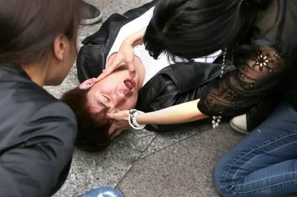 Thanh niên 27 tuổi đột quỵ trong phòng họp vì 3 thói xấu người Việt hay mắc-1