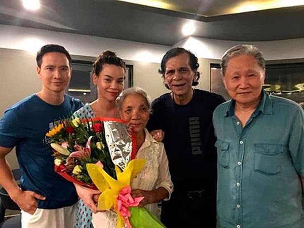 Hà Hồ ngầm đáp trả tin đồn đang mang thai do lộ vòng hai lùm xùm?-6
