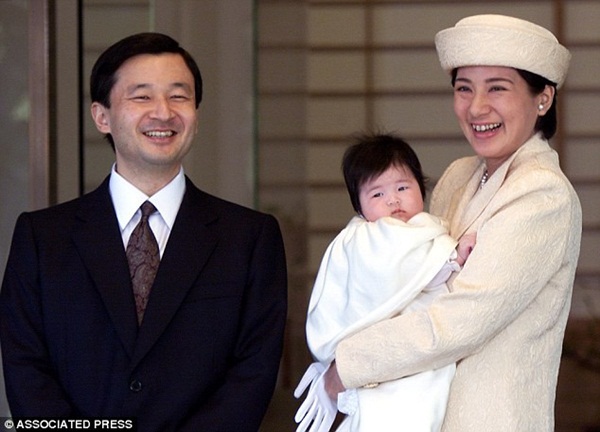 Con đường trở thành mẫu nghi thiên hạ” của Hoàng hậu Nhật Bản Michiko và con dâu Masako: Chứa đầy máu và nước mắt cùng góc khuất đáng sợ ít ai biết-6