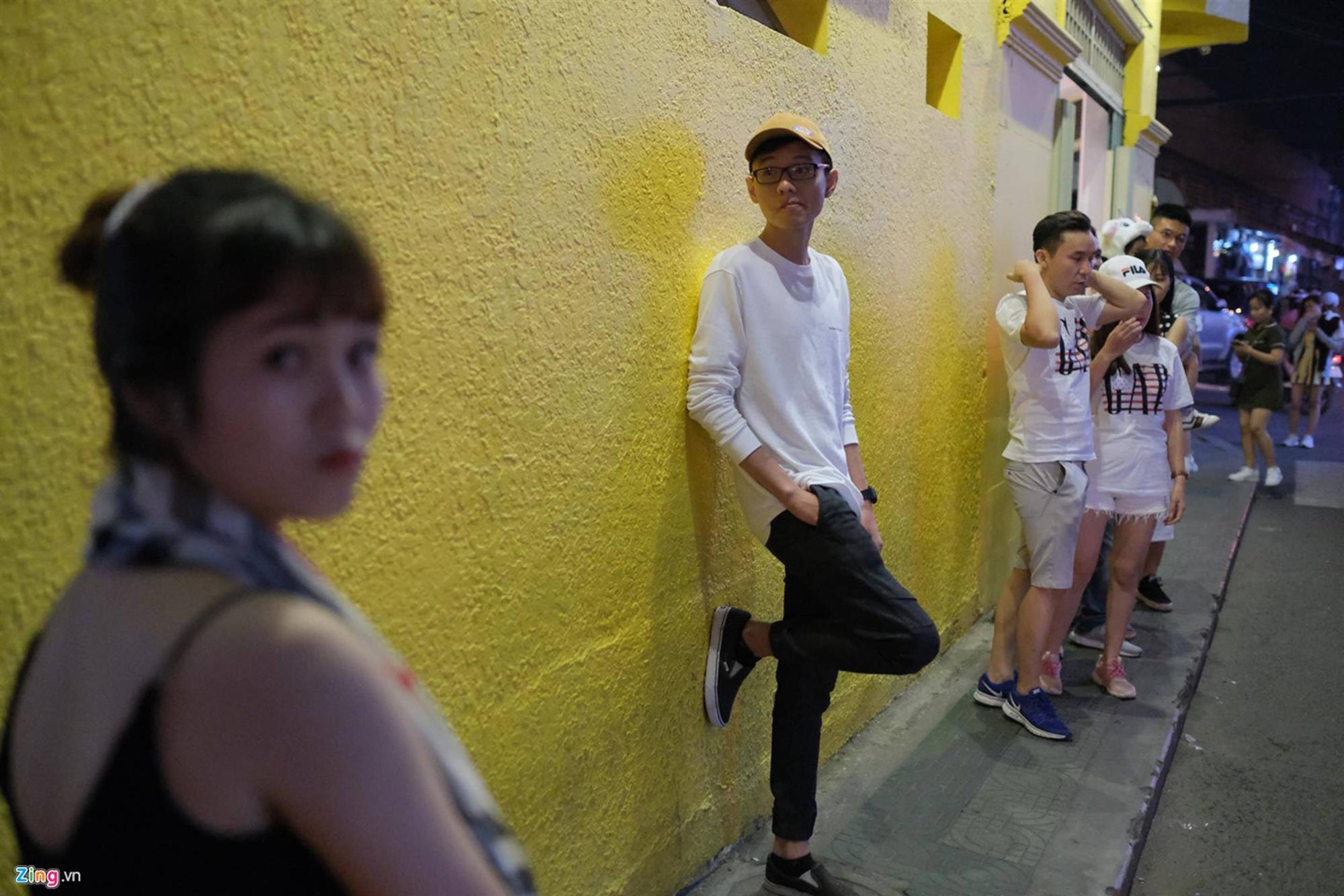 Cảnh người ngắm người ở các điểm đến nổi tiếng của Đà Lạt-10