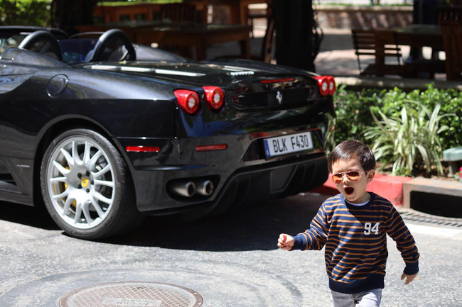 Mới 2 tuổi, con trai Đan Trường đã sở hữu thú vui xa xỉ của hội con nhà giàu-7
