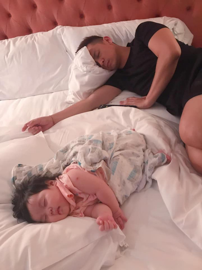 Hằng Túi tự thú khi ngồi làm việc là cắm cảu chồng không dám sờ, nhưng khoảnh khắc ngay sau đó mới hút ngàn like-2