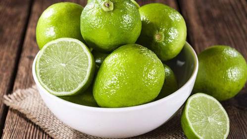 Chỉ sử dụng bột mì để rửa bảo sao lòng già vẫn còn mùi, phải thêm thứ này mới hết-1