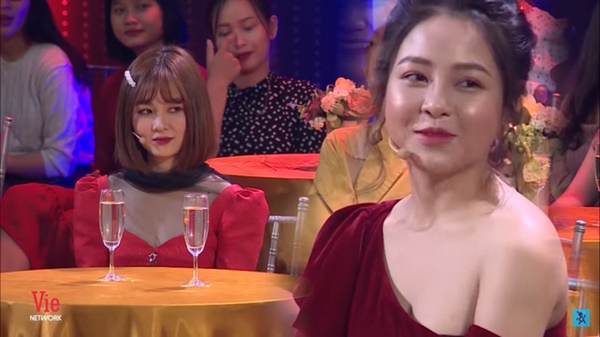 Hot girl Trâm Anh ngại ngùng khi được hôn vào tai: Tim tôi như đập ra ngoài”-2