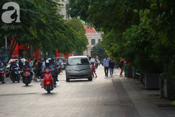 Ngắm nhìn màn bắn pháo hoa, người dân khắp cả nước chào mừng Ngày giải phóng miền Nam 30/4-42