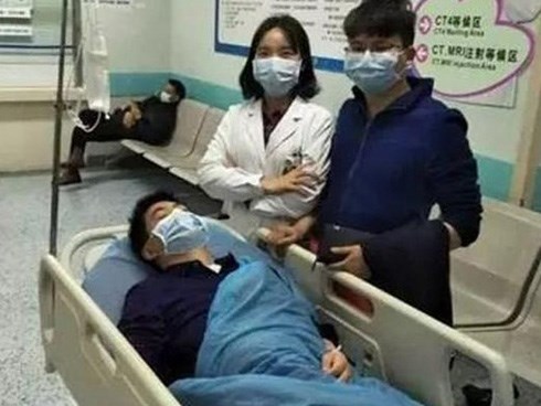 Giúp cô gái nghèo trong trận động đất, 11 năm sau người đàn ông nhận lại điều bất ngờ