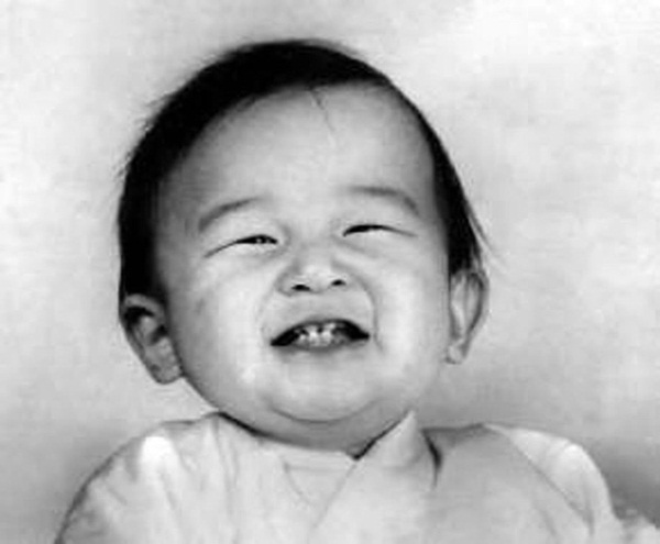 Chân dung Tân Nhật hoàng Naruhito - vị vua sẽ gắn bó với người dân Nhật Bản trong thời kỳ Reiwa đầy hứa hẹn-1