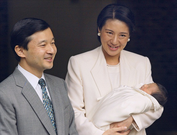 Chân dung Tân Nhật hoàng Naruhito - vị vua sẽ gắn bó với người dân Nhật Bản trong thời kỳ Reiwa đầy hứa hẹn-6